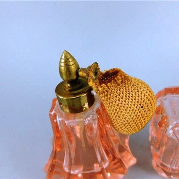 41/790 Lot of 4 Vintage Perfume Bottles - Puffers on Bottles Some are Detached o - Picture 10 of 11